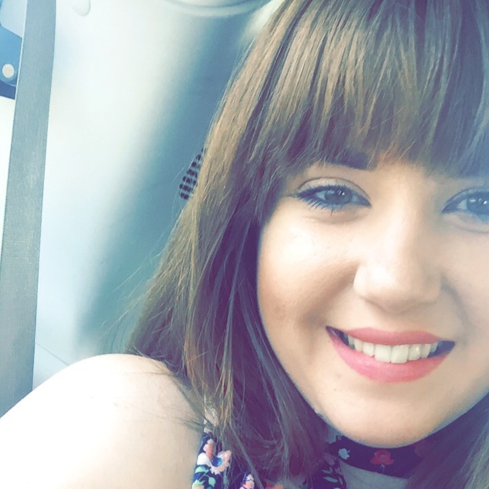 Meet your Posher, Laura